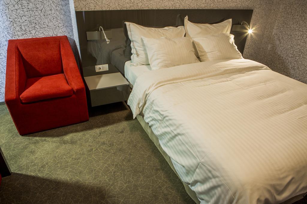 Hotel Tempo Târgu-Mureş Zimmer foto